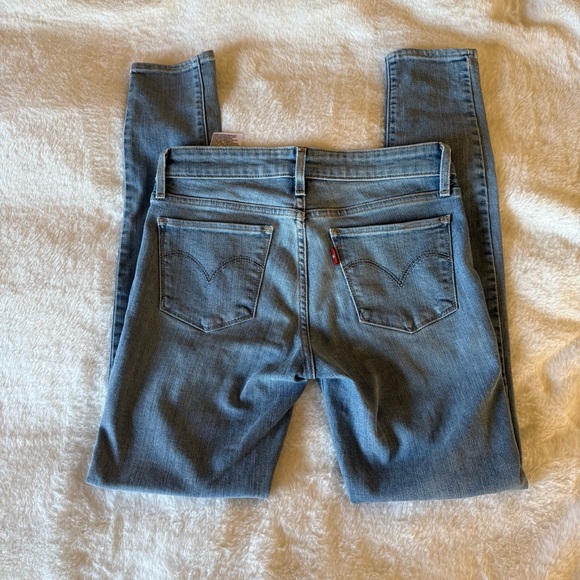 Levi’s Light Wash Jeans 27x30 - Picture 2 of 4